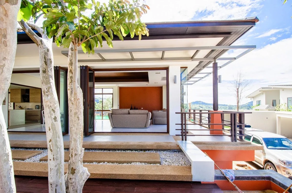 Contemporary hillside villa and swimming pool